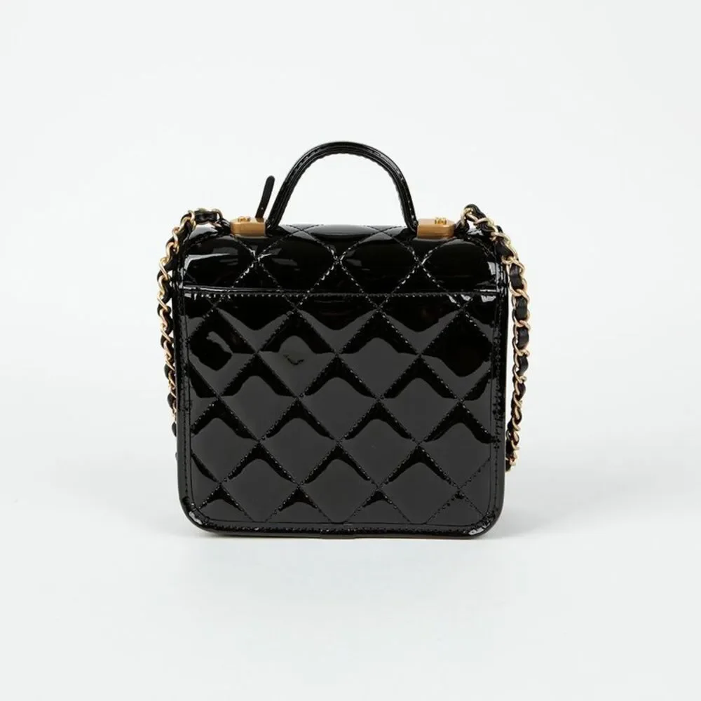 CHANEL details gender
